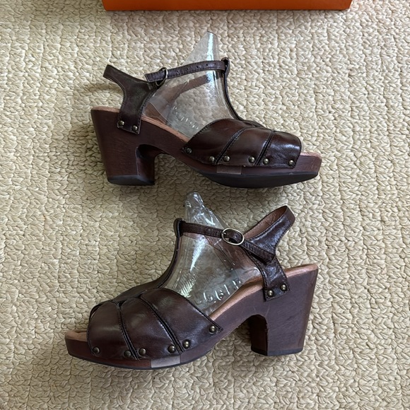 Miz Mooz Women’s Howl Leather T-strap Sandal Size 9 - Picture 4 of 10